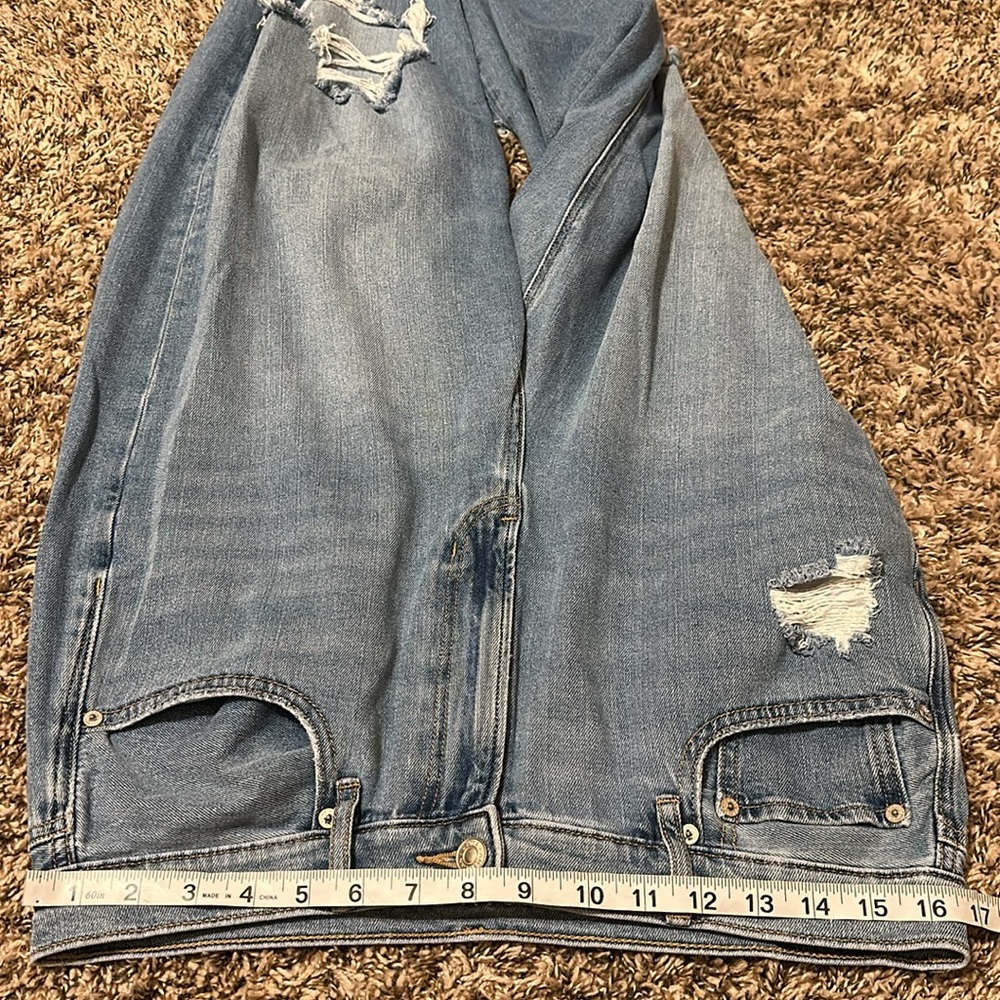 American Eagle Baggy Jean Size 14 Blue Distressed - Picture 6 of 9